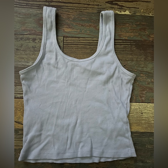 Longer Crop Tank 🎉 - Picture 2 of 3